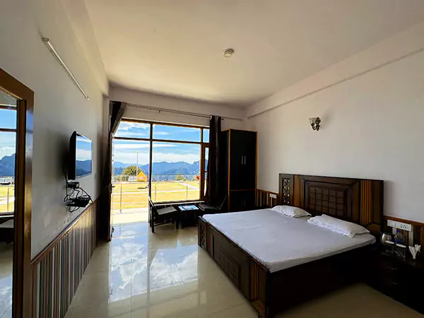 Hawk Eye Resort Room with Valley View